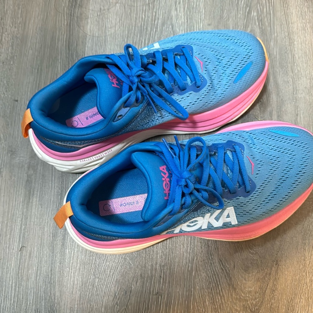 hoka  bondi 8